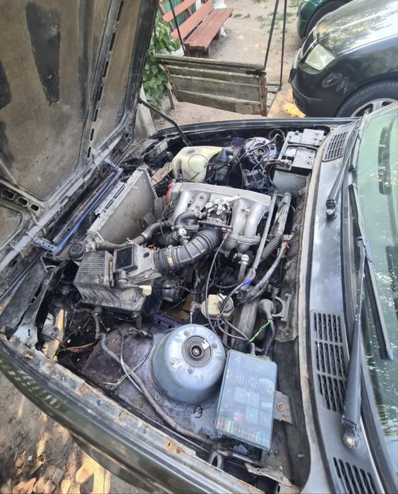 Продам BMW e30 на ходу, срочно