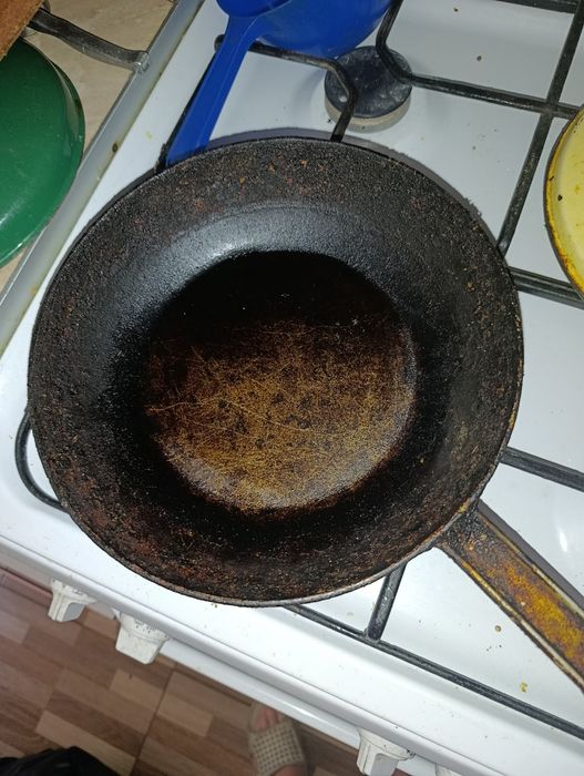 Сковорідка чугунна радянського зразка з кришкою