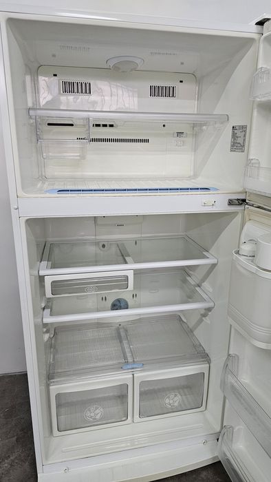 Frigorífico LG GR-642QVP com dispensador de água