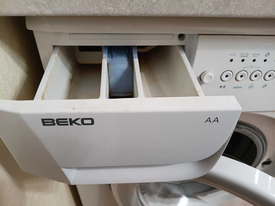 Пральна машина Beko WMD 25060R 5 кг, хороша, робоча