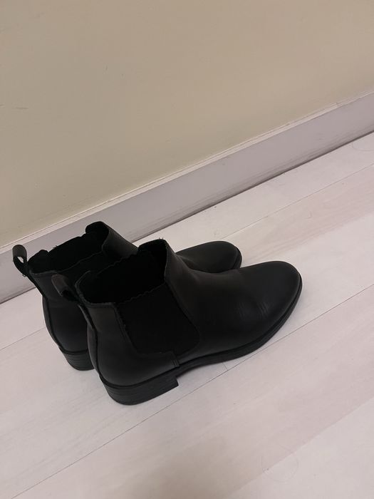 Botas pretas tamanho 36