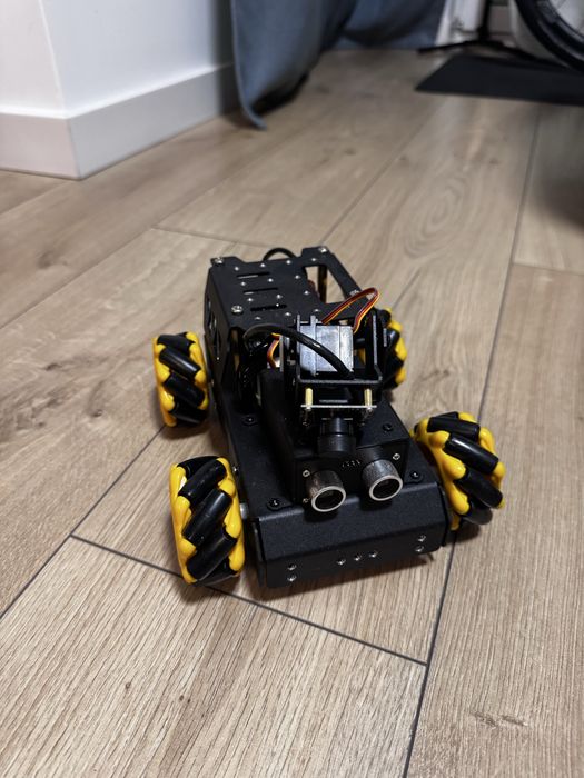 Robot AI z kamerą i kołami Mecanum (Standard Kit, bez RPi)