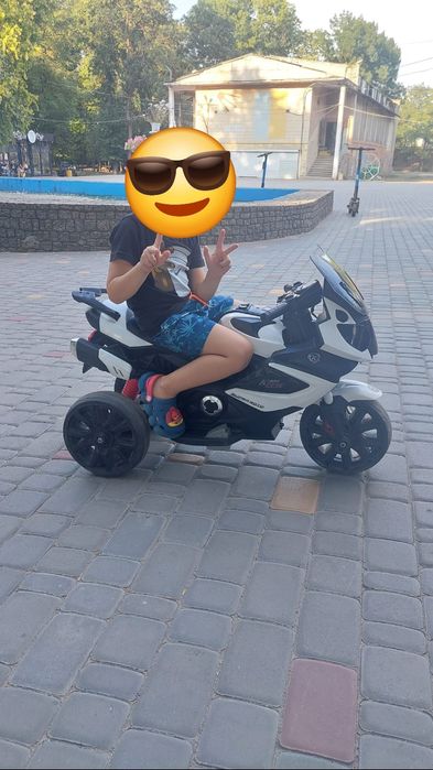 Дитячий мотоцикл електромобіль
