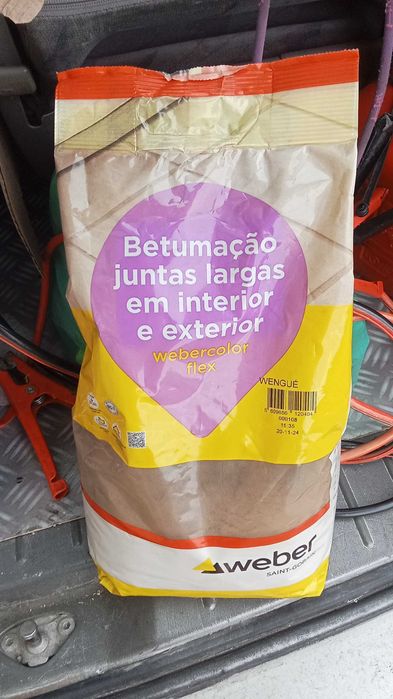 Pavimento em cerâmica