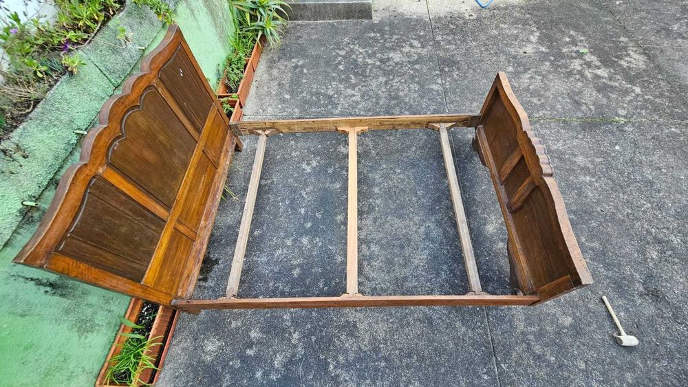 Cama Vintage- Preço para desocupar!