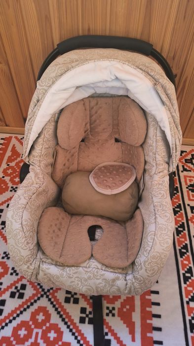 Автокрісло для дитини від 0-9 місяців