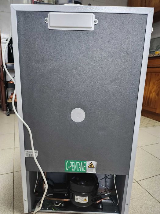 Arca Congeladora Vertical Jocel JCV63