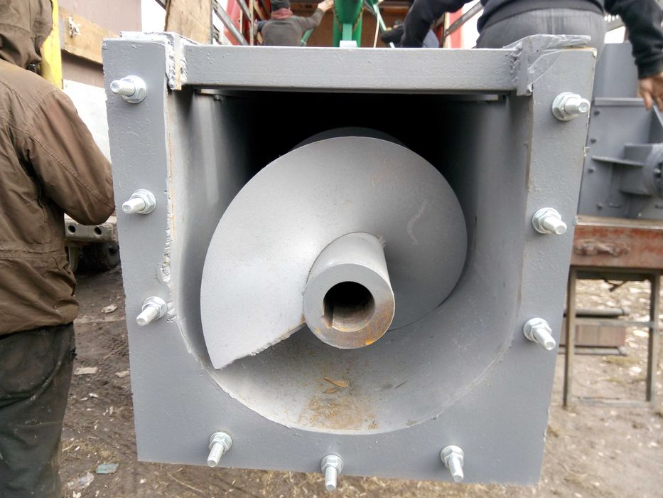 Шнековый погрузчик (конвейер, зернометатель, навантажувач) зерна