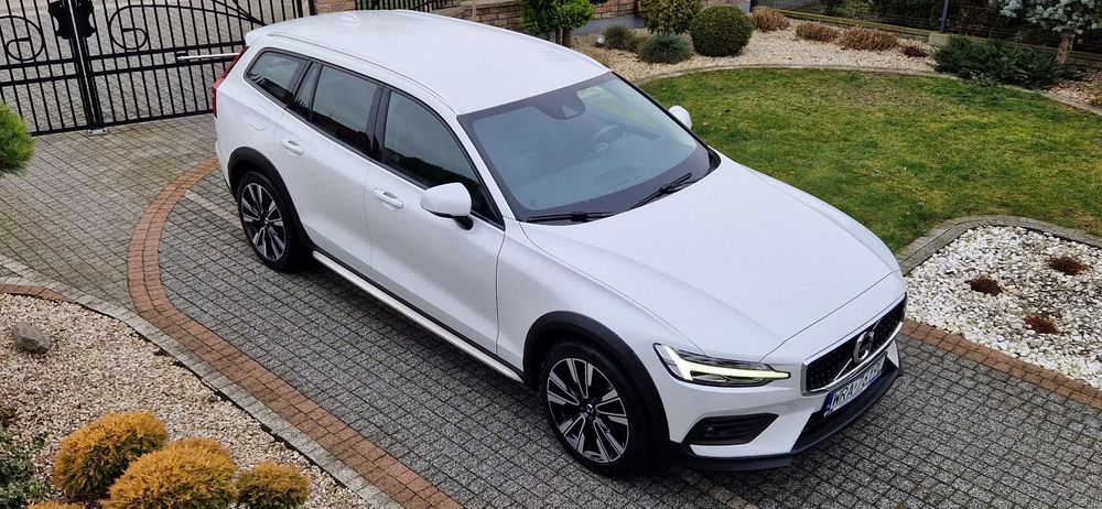 Volvo V60 V60 Cross Coutry 2.0D, 190KM, Automat, Biała Perła, Skóra. Super Stan!