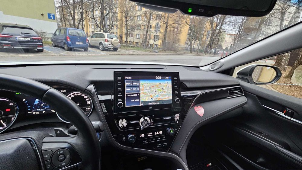 Toyota Camry 2.5 Hybrid Executive + VIP 1 wlasciciel . Salonowa
