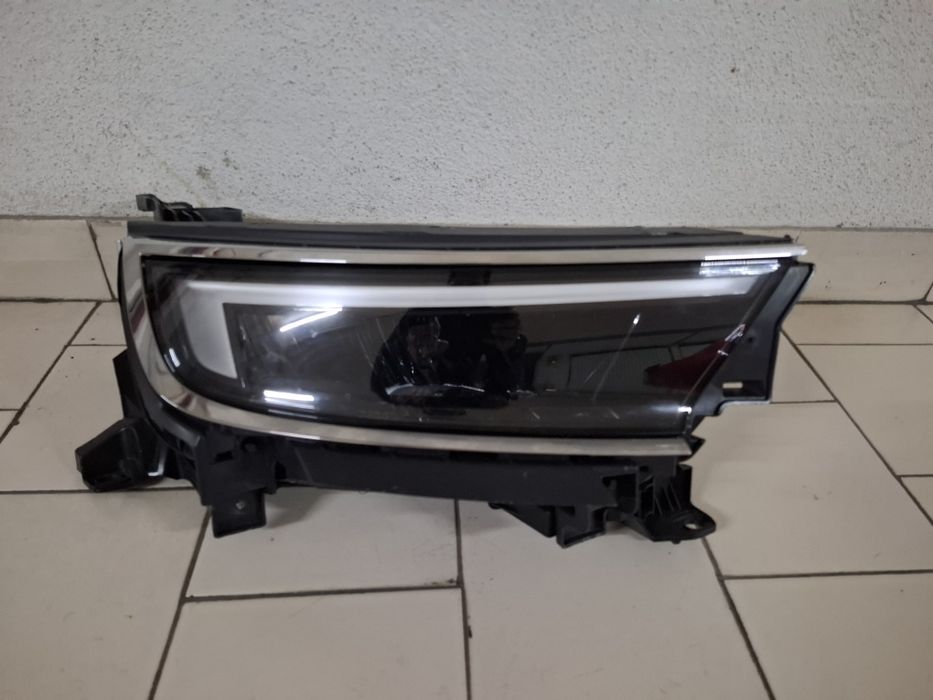 Ótica direita Opel Mokka 2021 - ...