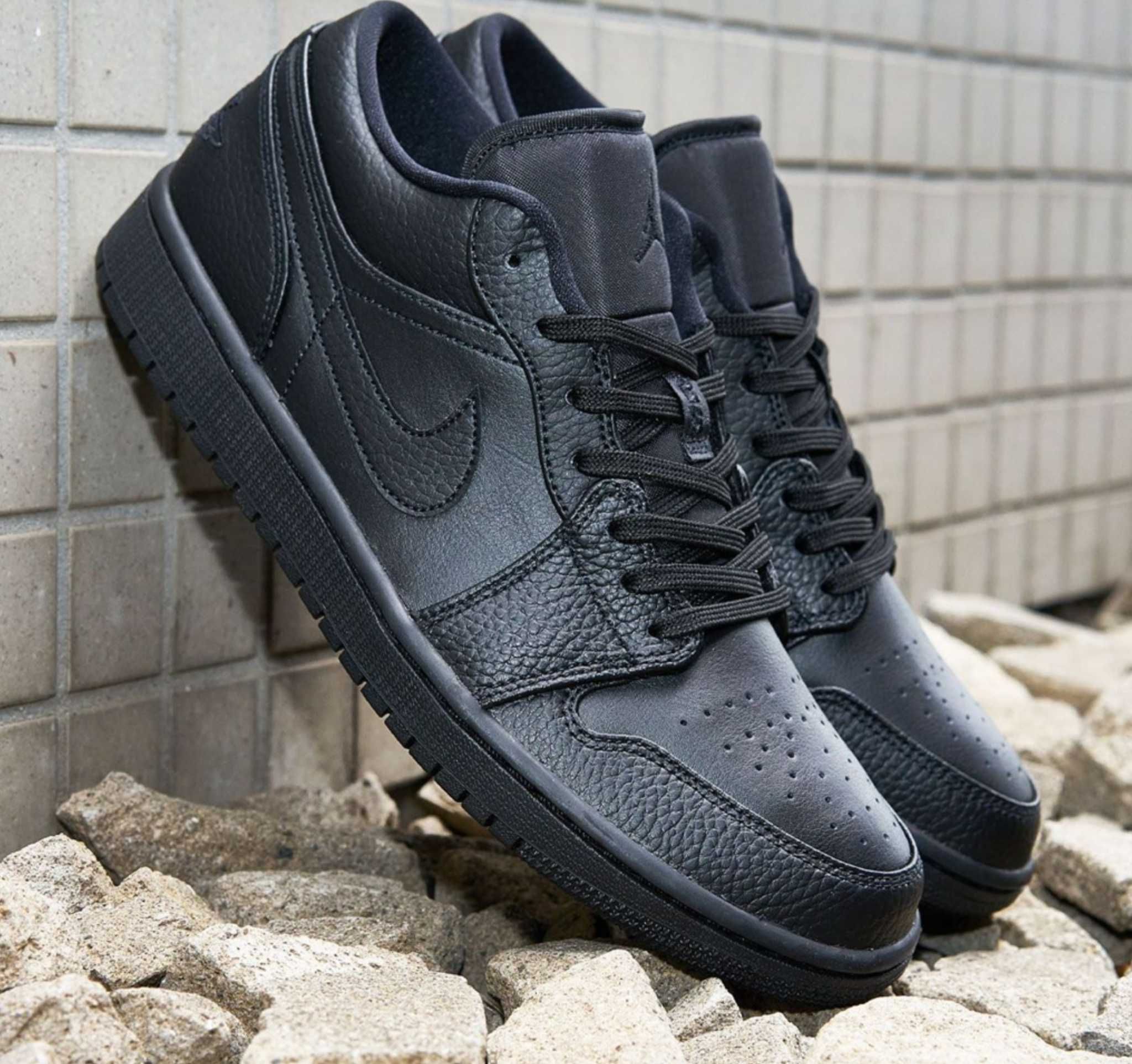 US9 Nike Air Jordan 1 Low Triple Black 553558 091 6 115 Olx