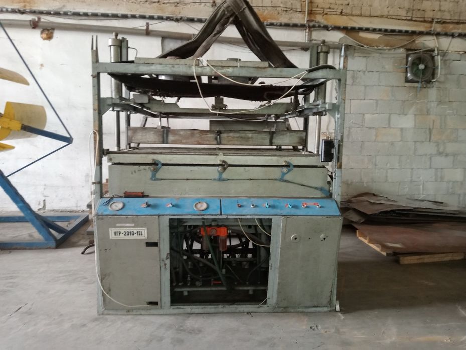 Станок вакумноформуючий