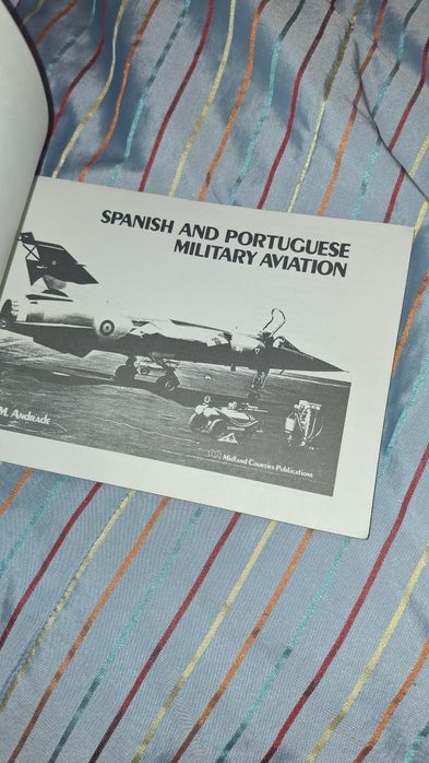 Spanish Portuguese military aviation livro aviões helicópteros militares