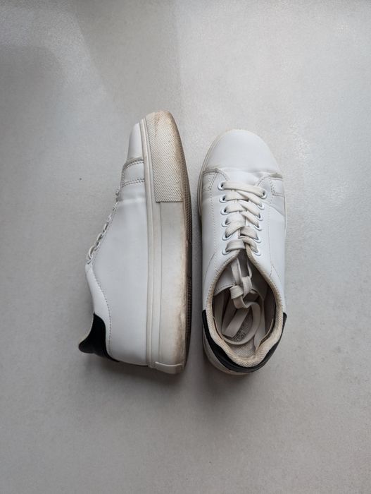 Białe sneakersy damskie Born2Be