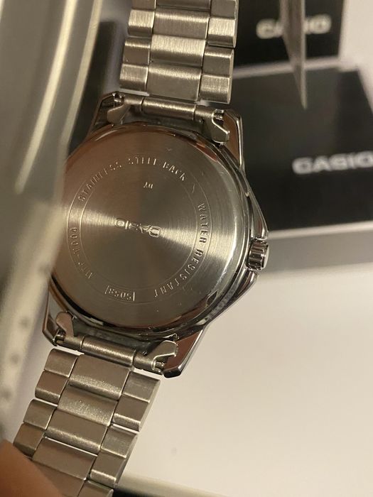 Годиник casio новий