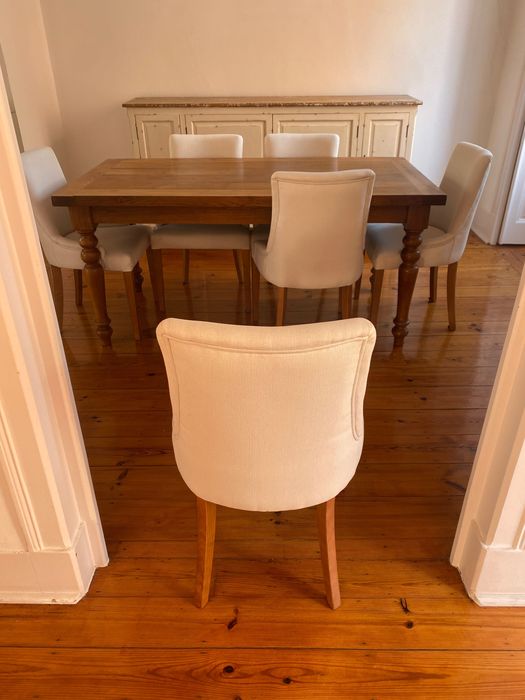 Conjunto mesa e 6 cadeirões