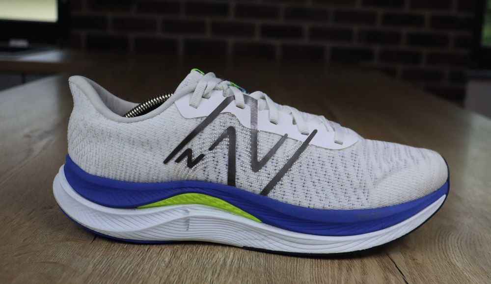 New Balance FuelCell Propel v4 męskie biegowe 44 ( 29 cm)