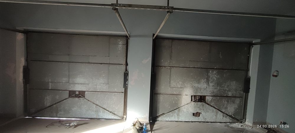 Brama stalowa uchylna