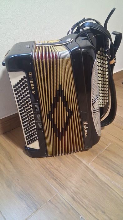 Concertina com muito pouco uso
