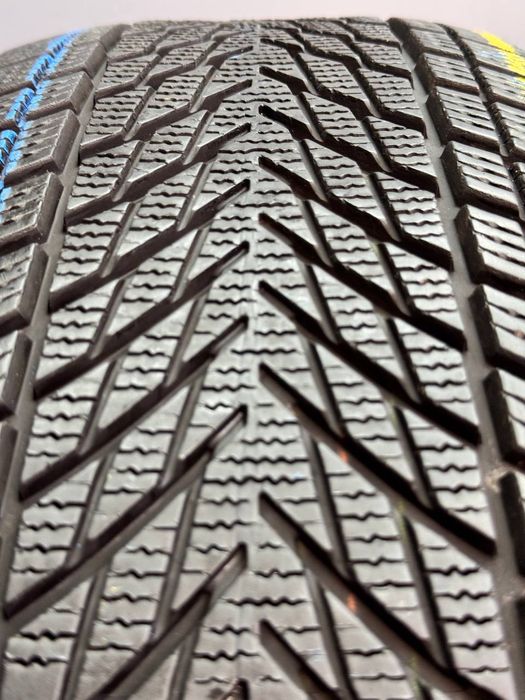 Шины БУ 235 45 R 20 Goodyear ultragrip performance 3 Зима Комплект