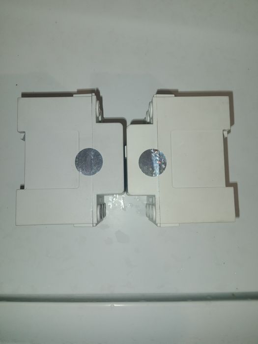 Реле контролю напруги Enext Б/В 1-ф 25А і 32А без регулювання .