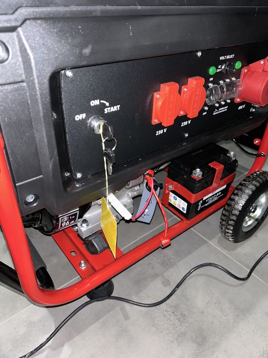 Трифазний Генератор бензиновый Einhell TC-PG 55/E5 трифазний 7500 Вт