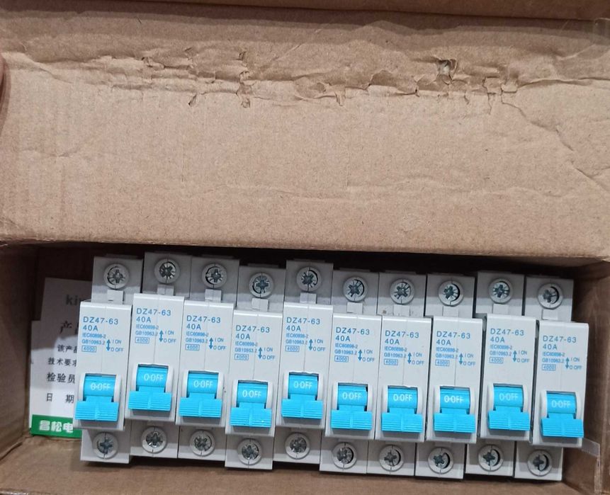 DC автомат постійного струму.