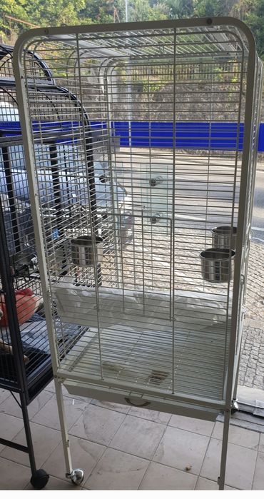 Diversas Gaiolas em loja