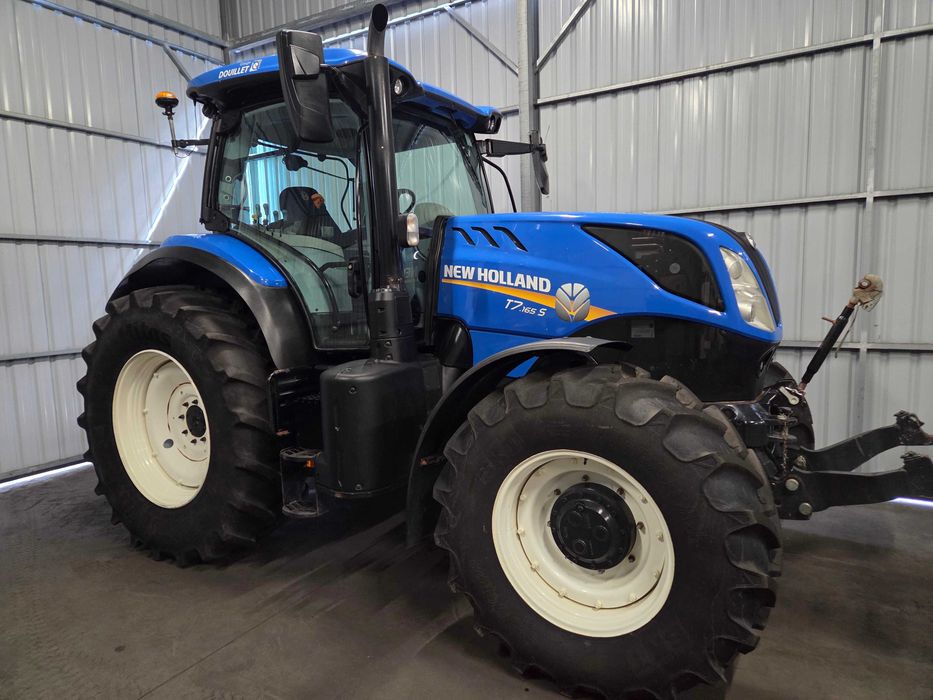 New Holland T7  Claas John Deere Case