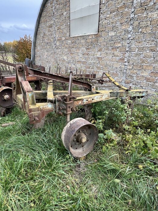 Трьох корпусний плуг