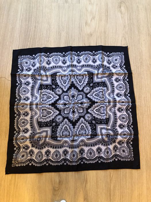 Lenços antigos em lã