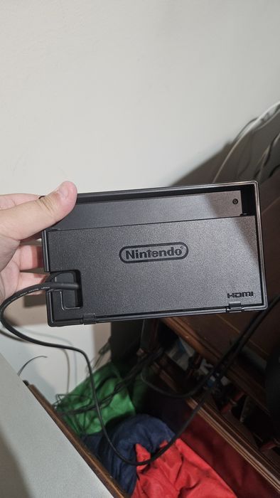 Nintendo Switch V2 com Dock + Comando + 2 Jogos