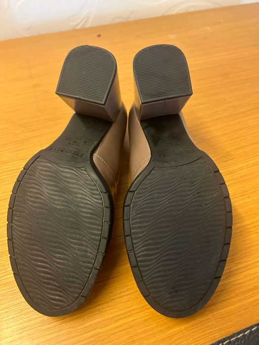Sapatos Marca "piccadilly" tamanho 38
