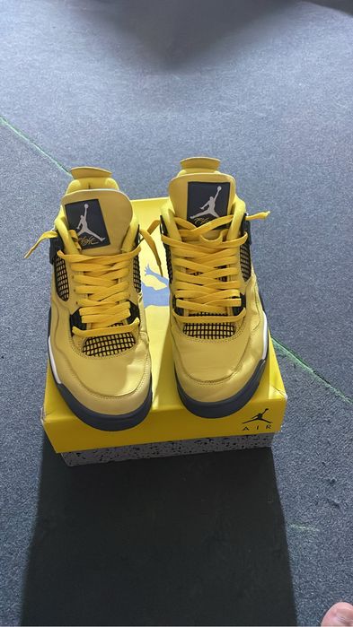 Jordan 4 Retro Lightning
