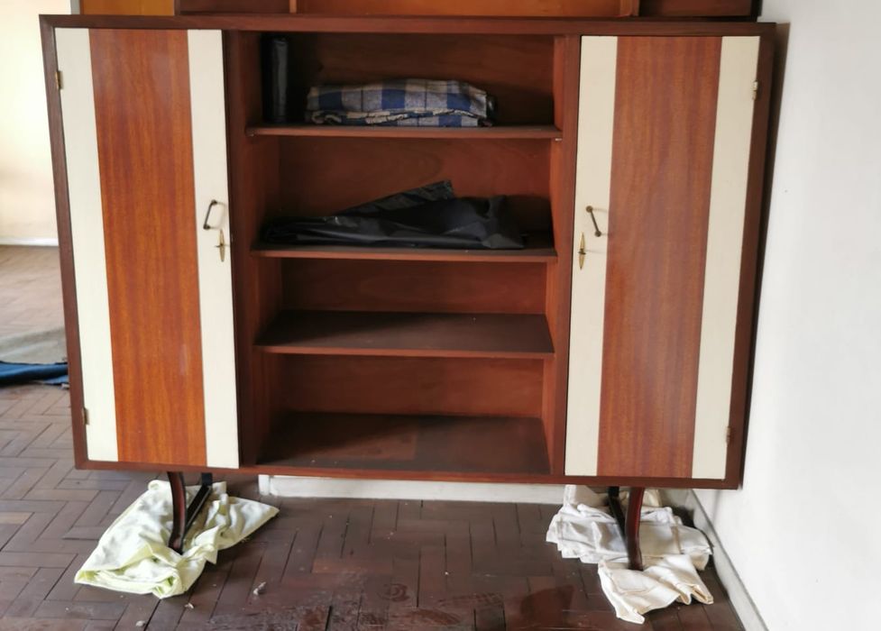 Baixa de preço para desocupar Escritório Escrivaninha e Armário Vintag