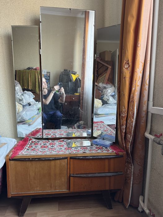 Віддам безкоштовно меблевий гарнітур. Самовивіз.