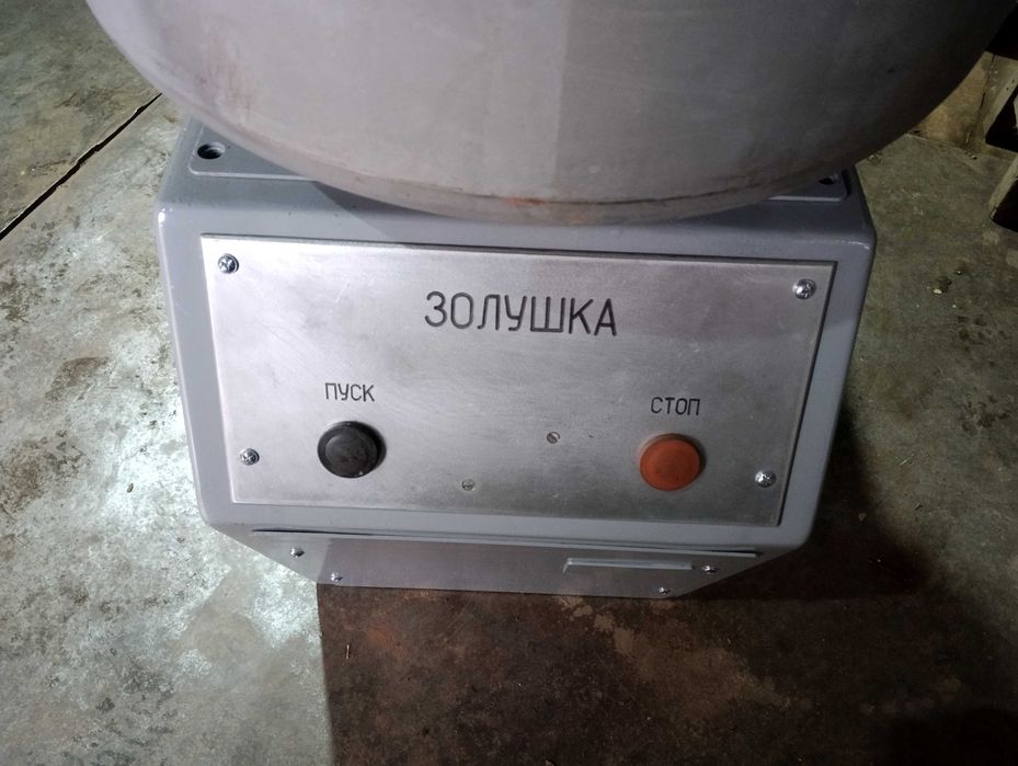 Тестомес тестомесильная машина МТМ 60,  60 литров