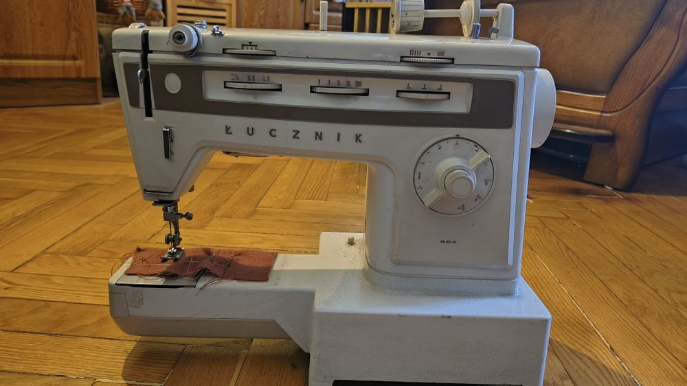 Maszyna do szycia Łucznik 884