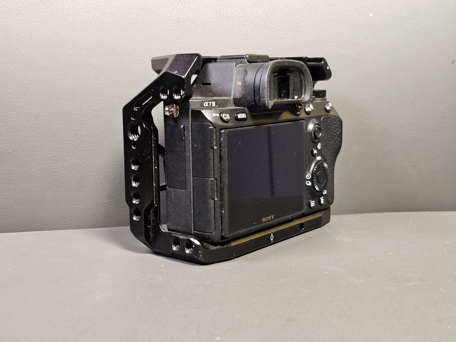 Sony Alpha A7 III Body (пробіг до 4000 кадрів) + клітка SmallRig