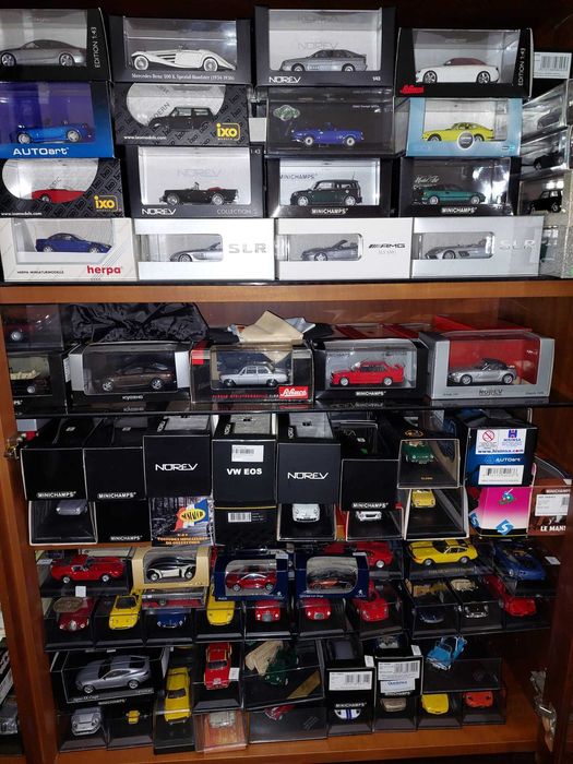 Miniaturas automóveis em várias escalas para Colecionadores