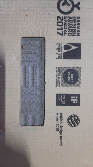 Chão anti de rapaze pedra