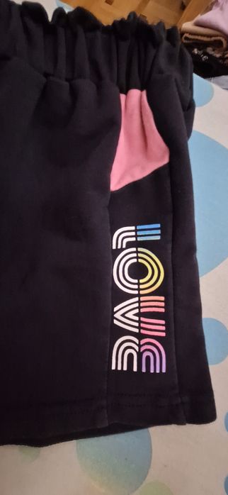 Oddam za darmo Granatowe spodenki 122