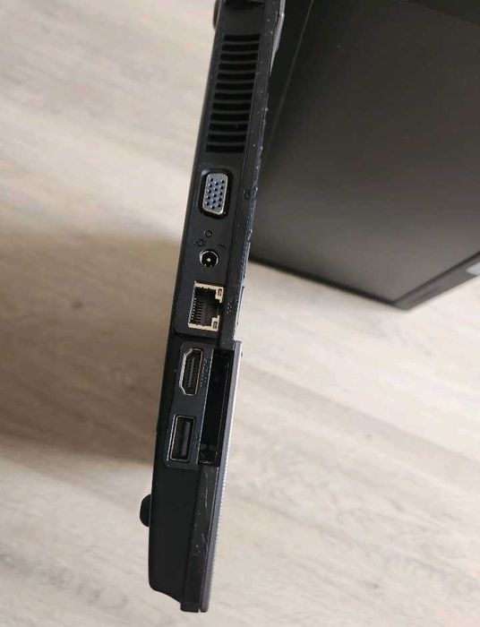 Ноут без предоплат. Ідеал. Батарея 3+год. матовий екран 15.6"4/500 Gb