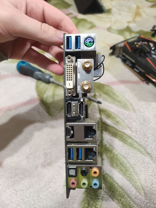 Продам комплект gigabyte ga-z170n wifi 1151 + xeon e2276m
