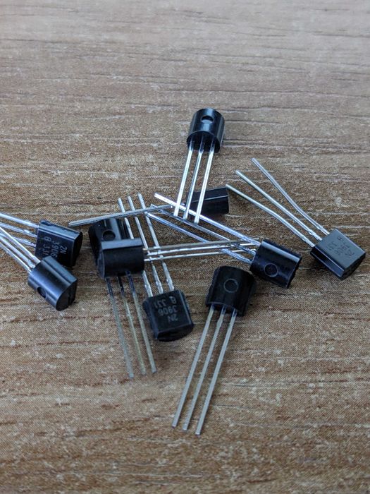 Транзистори A42, A92, 2N5401, 2N5551, S8050, S8550, 2N3906, 2N3904