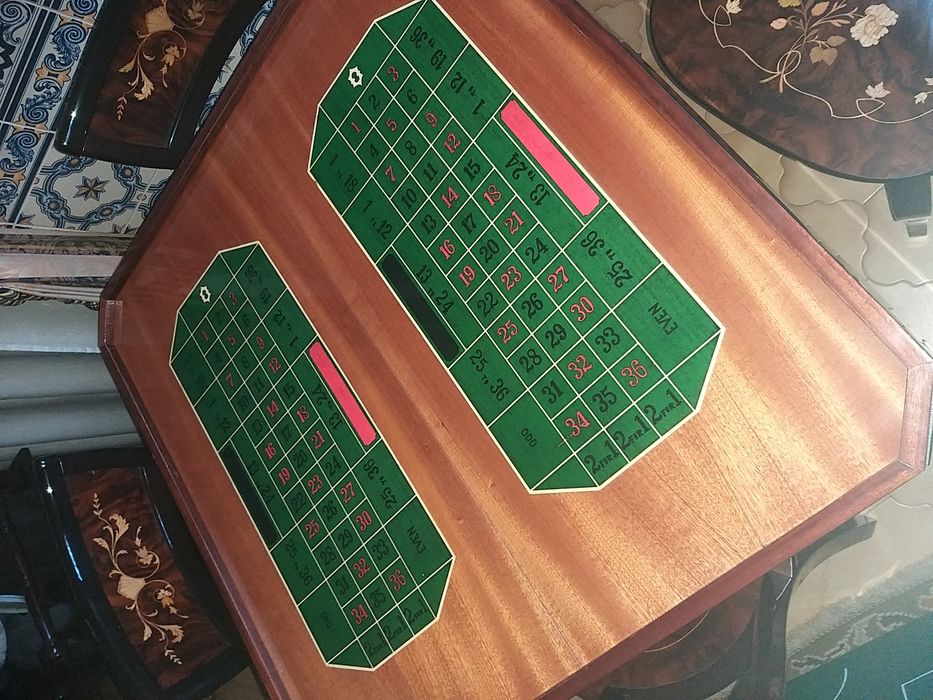 Mesa de Jogo Italiana em madeira nobre com incrustações IMACULADA
