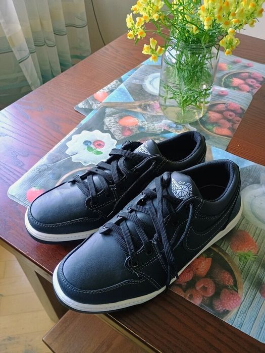 Нові кросівки 42,43 р