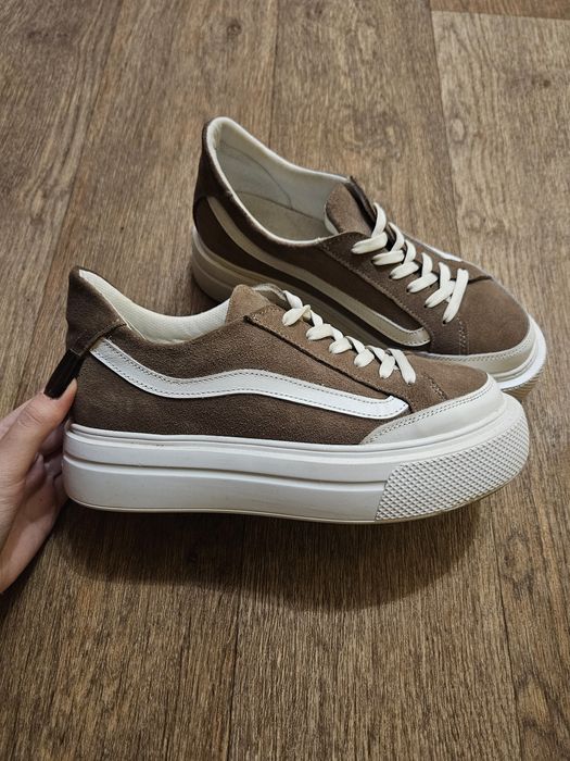 Кросівки жіночі капучино