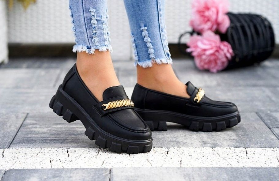 36 37 38 mokasyny 39 40 41 półbuty na grubej podeszwie z złotym paskie